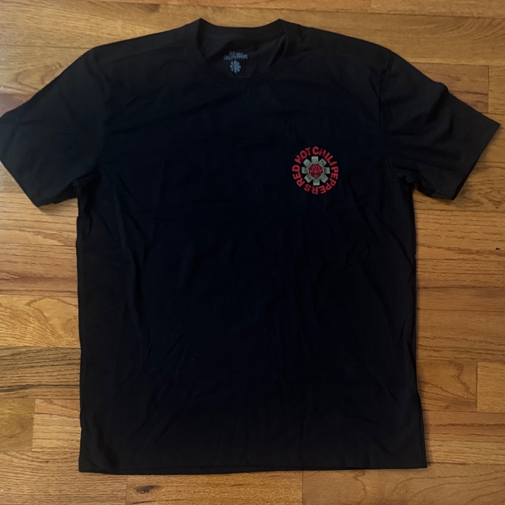 Red Hot Chili Peppers graphic tee, size M never worn